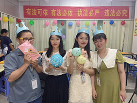 Meeting at the beginning of the day, accompanied by a long love